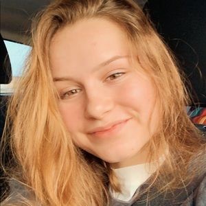 Meet your Posher, Ava